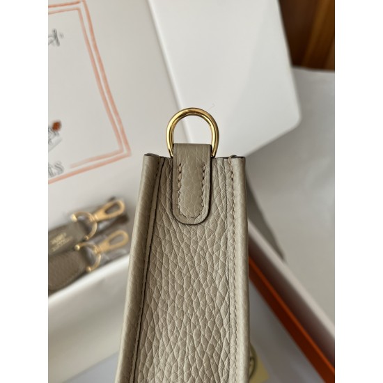 Hermes Bags Top Quality Evelyne 17cm
Hermes Bags Top Quality Evelyne 17cm