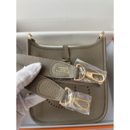 Hermes Bags Top Quality Evelyne 17cm
Hermes Bags Top Quality Evelyne 17cm