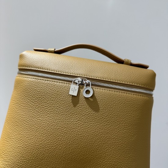 LP Bags Top Quality Size: 23 × 8 × 22cm LP Bags Top Quality Size: 23 × 8 × 22cm