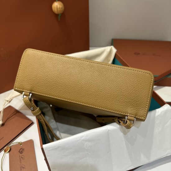 LP Bags Top Quality Size: 23 × 8 × 22cm LP Bags Top Quality Size: 23 × 8 × 22cm