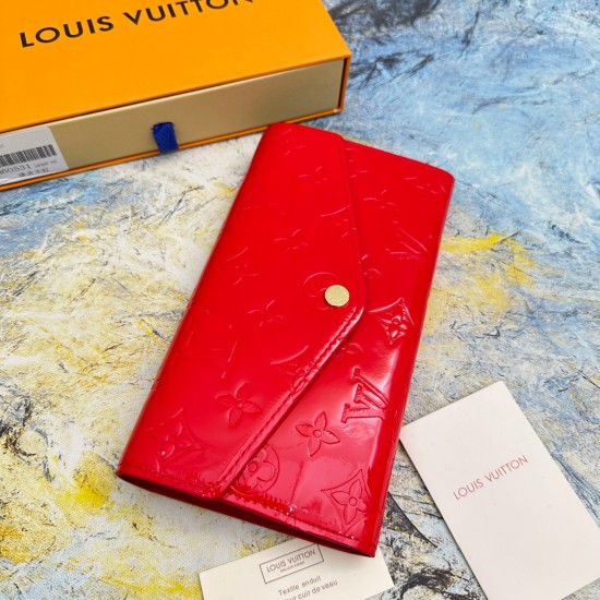 LV Bags High Quality Flip Wallet
LV Bags High Quality Flip Wallet
