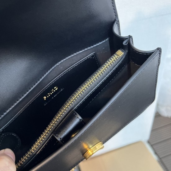 Pinko Bags Top Quality
21x13x6 Pinko Bags Top Quality
21x13x6