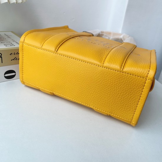 MJ Tote Full leather size: 41 * 34 * 15cm $140 Full leather medium size: 33 * 28 * 13cm $120 Full leather small size: 26 × 20 × 13cm $100 Fabric Large Size: 41 * 34 * 15cm $100 Medium size of fabric: 33 * 28 * 13cm $90 Fabric small size: 26 × 20 × 13cm $8 MJ Tote Full leather size: 41 * 34 * 15cm $140 Full leather medium size: 33 * 28 * 13cm $120 Full leather small size: 26 × 20 × 13cm $100 Fabric Large Size: 41 * 34 * 15cm $100 Medium size of fabric: 33 * 28 * 13cm $90 Fabric small size: 26 × 20 × 13cm $8