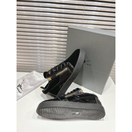 CL Shoes Casual shoes
Top Quality CL Shoes Casual shoes
Top Quality