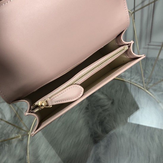 Pinko Bags Top Quality
21x13x6 Pinko Bags Top Quality
21x13x6
