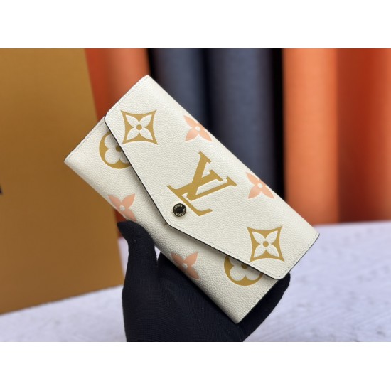 LV Bags High Quality Flip Wallet
LV Bags High Quality Flip Wallet