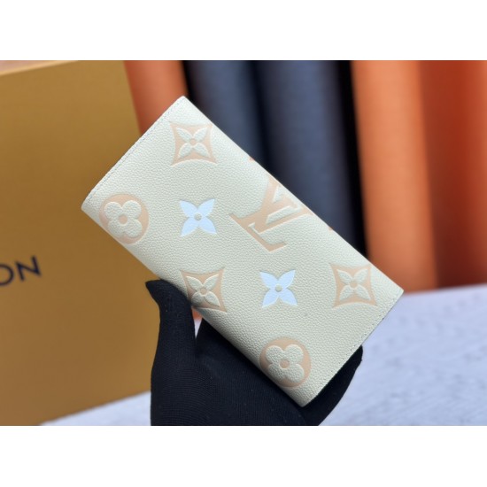 LV Bags High Quality Flip Wallet
LV Bags High Quality Flip Wallet