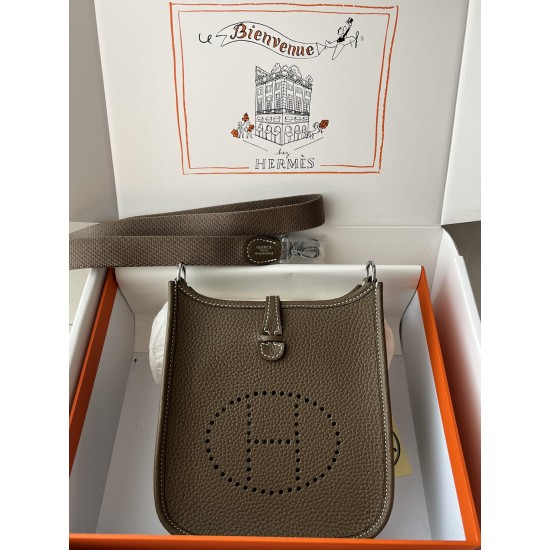 Hermes Bags Top Quality Evelyne 17cm
Hermes Bags Top Quality Evelyne 17cm