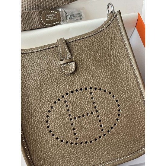 Hermes Bags Top Quality Evelyne 17cm
Hermes Bags Top Quality Evelyne 17cm