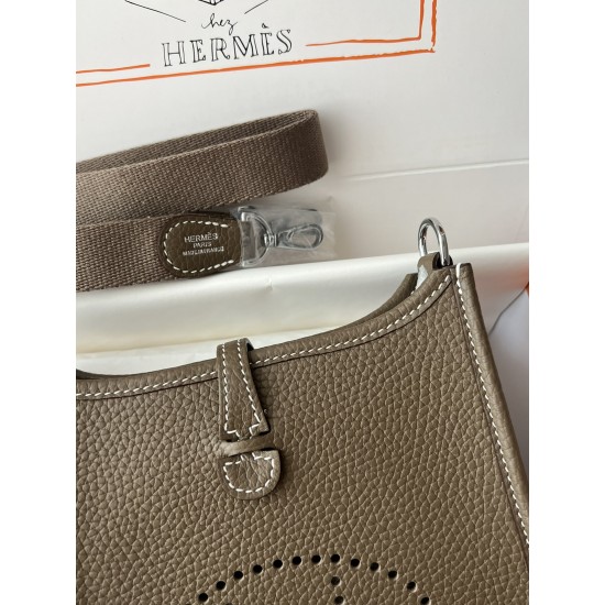 Hermes Bags Top Quality Evelyne 17cm
Hermes Bags Top Quality Evelyne 17cm