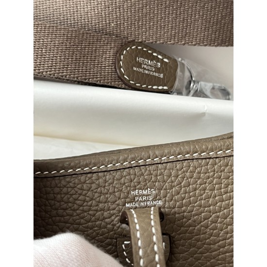 Hermes Bags Top Quality Evelyne 17cm
Hermes Bags Top Quality Evelyne 17cm
