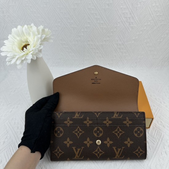 LV Bags High Quality Flip Wallet
LV Bags High Quality Flip Wallet