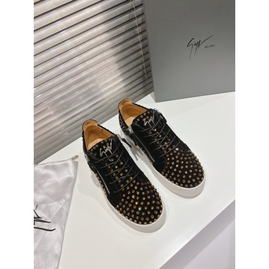 CL Shoes Casual shoes
Top Quality CL Shoes Casual shoes
Top Quality