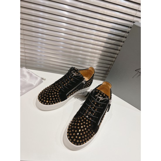 CL Shoes Casual shoes
Top Quality CL Shoes Casual shoes
Top Quality