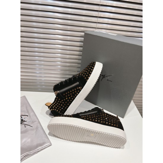 CL Shoes Casual shoes
Top Quality CL Shoes Casual shoes
Top Quality