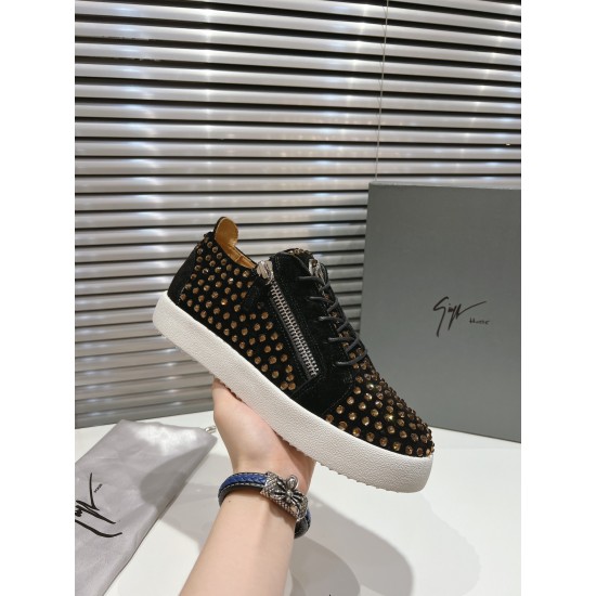 CL Shoes Casual shoes
Top Quality CL Shoes Casual shoes
Top Quality
