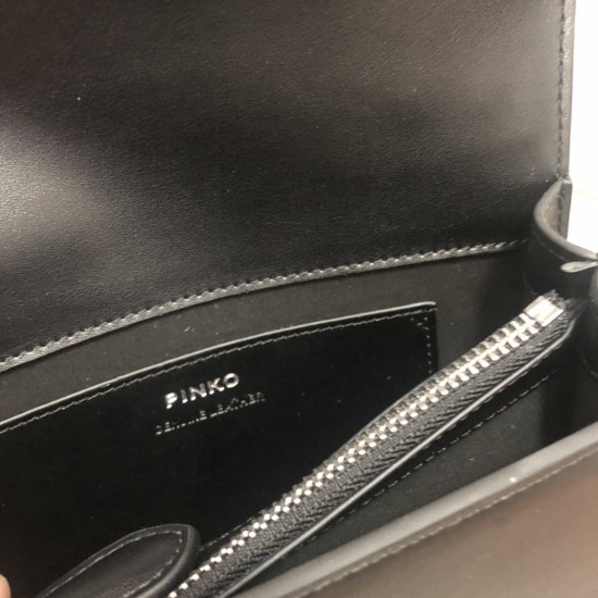 Pinko Bags Top Quality
21x13x6 Pinko Bags Top Quality
21x13x6