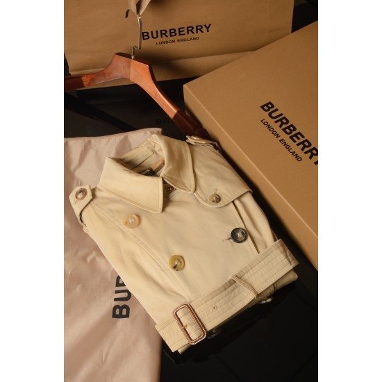 Burberry coat
uk4,6,8,10,12 Burberry coat
uk4,6,8,10,12