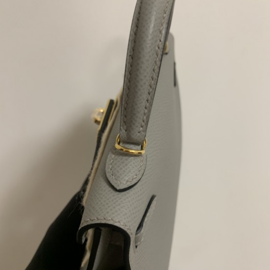 Hermes Bags Top Quality Minikelly 二代
19cm $220 Hermes Bags Top Quality Minikelly 二代
19cm $220