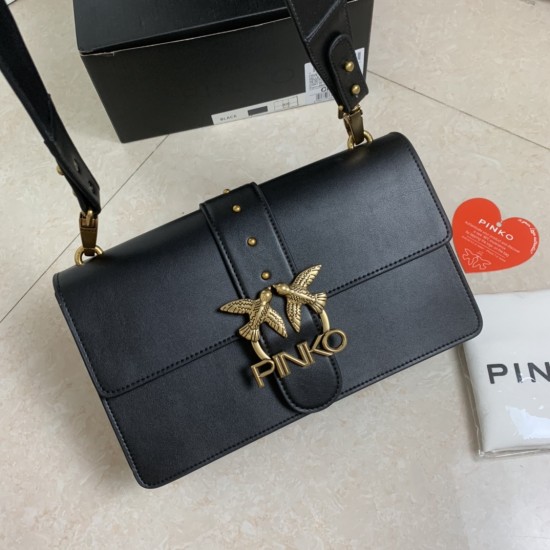 Pinko Bags Top Quality
27*17*8cm Pinko Bags Top Quality
27*17*8cm
