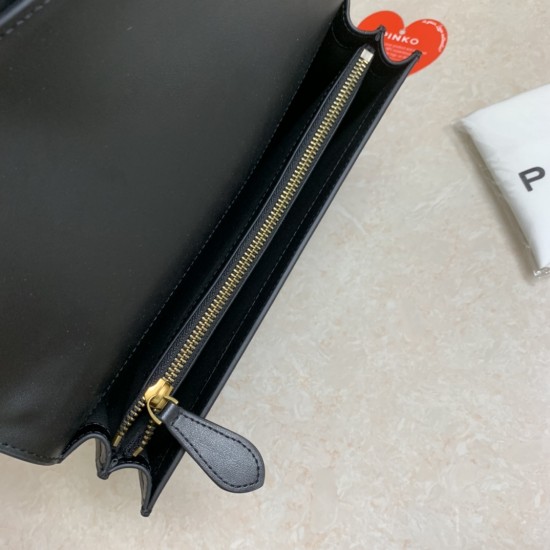 Pinko Bags Top Quality
27*17*8cm Pinko Bags Top Quality
27*17*8cm