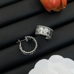 Van Cleef Jewelry High Quality