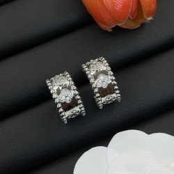 Van Cleef Jewelry High Quality