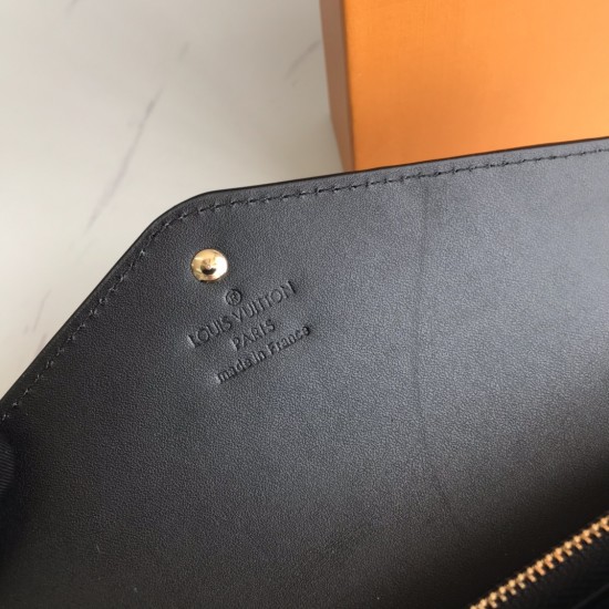 LV Bags High Quality Flip Wallet
LV Bags High Quality Flip Wallet
