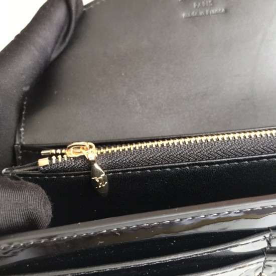 LV Bags High Quality Flip Wallet
LV Bags High Quality Flip Wallet