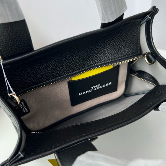 MJ Tote Full leather size: 41 * 34 * 15cm $140 Full leather medium size: 33 * 28 * 13cm $120 Full leather small size: 26 × 20 × 13cm $100 Fabric Large Size: 41 * 34 * 15cm $100 Medium size of fabric: 33 * 28 * 13cm $90 Fabric small size: 26 × 20 × 13cm $8 MJ Tote Full leather size: 41 * 34 * 15cm $140 Full leather medium size: 33 * 28 * 13cm $120 Full leather small size: 26 × 20 × 13cm $100 Fabric Large Size: 41 * 34 * 15cm $100 Medium size of fabric: 33 * 28 * 13cm $90 Fabric small size: 26 × 20 × 13cm $8