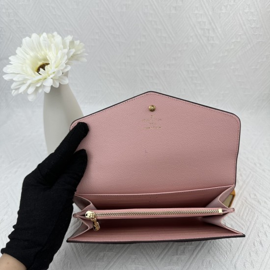 LV Bags High Quality Flip Wallet
LV Bags High Quality Flip Wallet