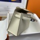Hermes Bags Top Quality Minikelly 二代
19cm $220 Hermes Bags Top Quality Minikelly 二代
19cm $220