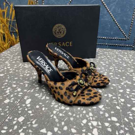 Versace Shoes Fashion shoes
Top Quality Versace Shoes Fashion shoes
Top Quality