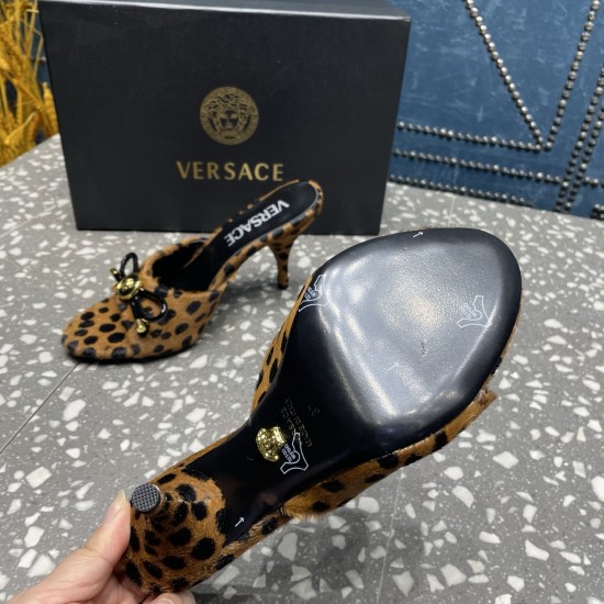 Versace Shoes Fashion shoes
Top Quality Versace Shoes Fashion shoes
Top Quality
