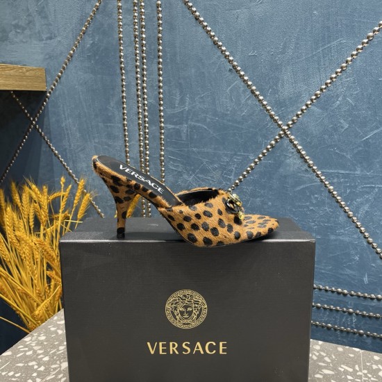 Versace Shoes Fashion shoes
Top Quality Versace Shoes Fashion shoes
Top Quality