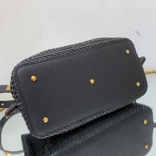 Valentino Bags Top Quality
35/25/17cm Valentino Bags Top Quality
35/25/17cm