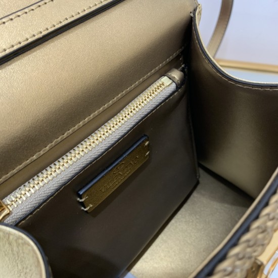 Valentino Bags Top Quality
35/25/17cm Valentino Bags Top Quality
35/25/17cm