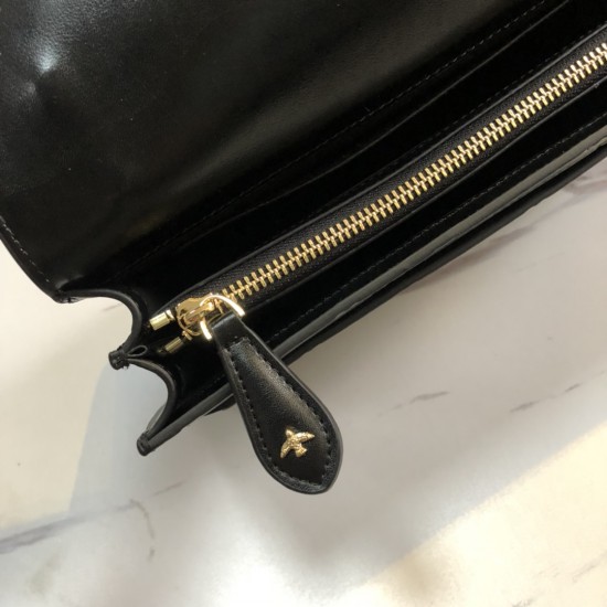 Pinko Bags Top Quality
27*17*8cm Pinko Bags Top Quality
27*17*8cm