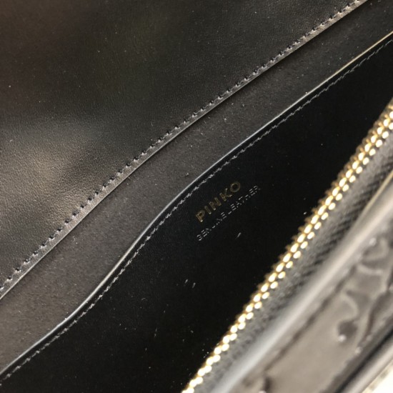 Pinko Bags Top Quality
27*17*8cm Pinko Bags Top Quality
27*17*8cm