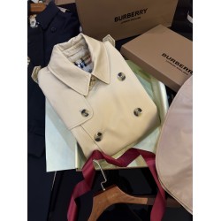 Burberry coat
uk4，6，8，10，12