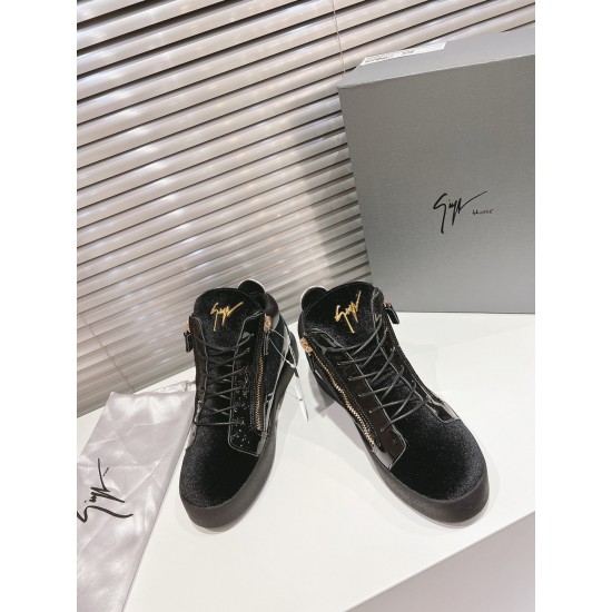 CL Shoes Casual shoes
Top Quality CL Shoes Casual shoes
Top Quality