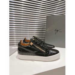 CL Shoes Casual shoes

 Top Quality