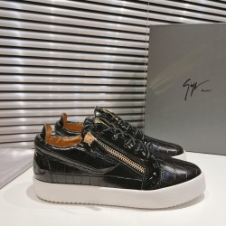 CL Shoes Casual shoes

 Top Quality