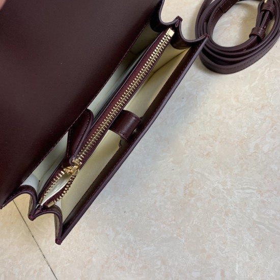 Pinko Bags Top Quality
21x13x6 Pinko Bags Top Quality
21x13x6
