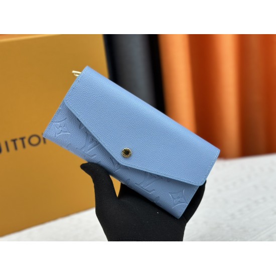 LV Bags High Quality Flip Wallet
LV Bags High Quality Flip Wallet