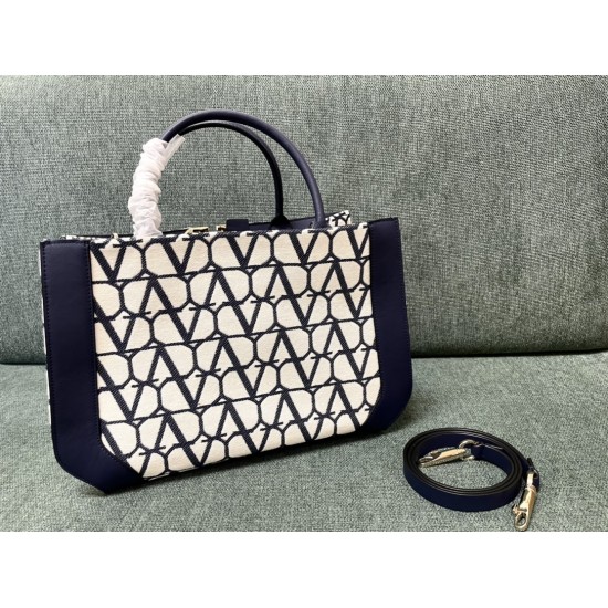 Valentino Bags Top Quality
35/25/17cm Valentino Bags Top Quality
35/25/17cm