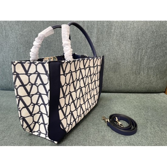 Valentino Bags Top Quality
35/25/17cm Valentino Bags Top Quality
35/25/17cm
