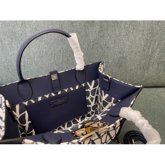 Valentino Bags Top Quality
35/25/17cm Valentino Bags Top Quality
35/25/17cm