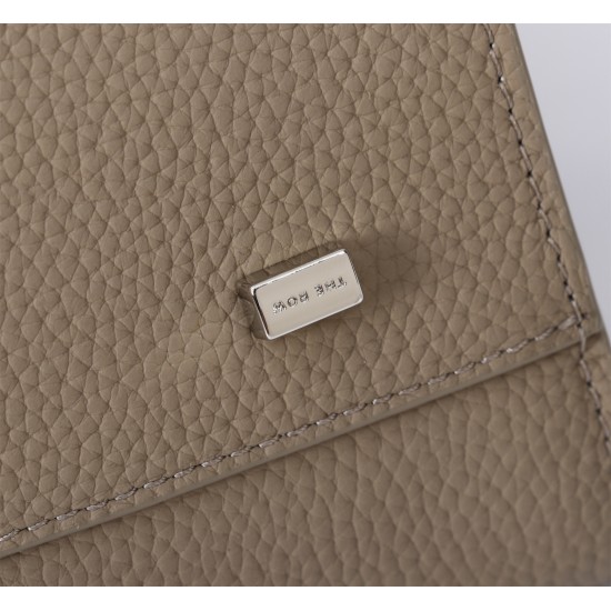 The Row Bags Top Quality
Small:26.20.18
Big:38.26.23 The Row Bags Top Quality
Small:26.20.18
Big:38.26.23