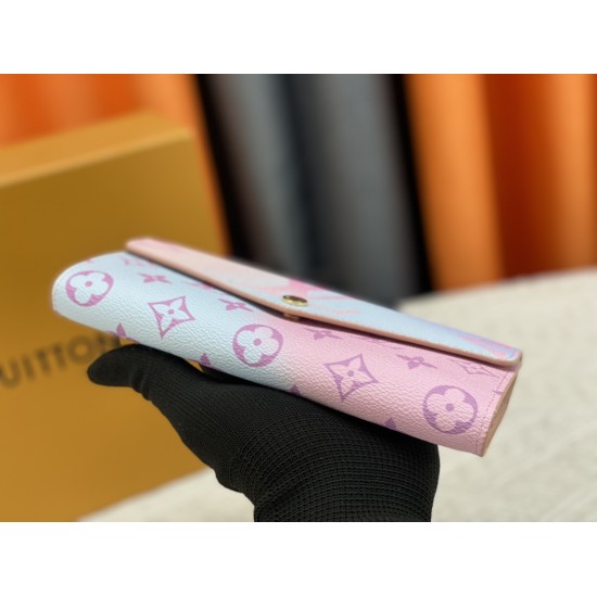 LV Bags High Quality Flip Wallet
LV Bags High Quality Flip Wallet